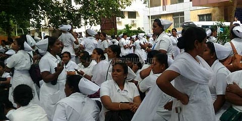 செவிலியர் போராட்டத்திற்கு உயர்நீதிமன்றம் இடைக்கால தடை