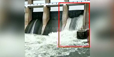 கிருஷ்ணகிரி அணையில் மதகு உடைந்தது: தென்பெண்ணை ஆற்றில் வெள்ளம்