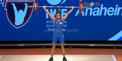 உலகச் சாம்பியன்ஷிப் பளுதூக்குதல்: தங்கம் வென்றார் இந்தியாவின் மீராபாய் சானு