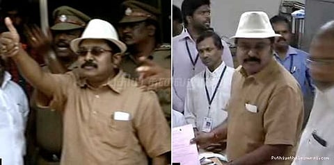 ஊசலாடும் தொப்பி சின்னம் தினகரனுக்குக் கிடைக்குமா?