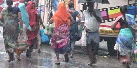 கனமழையால் நிறுத்தப்பட்ட ஏலத்தோட்ட பணிகள்: தொழிலாளர்கள் ஏமாற்றம்