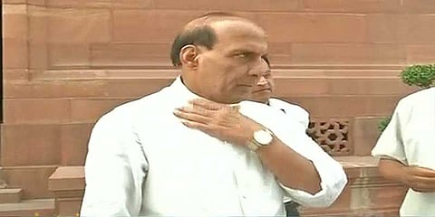 ஒகி பாதிப்புகளை கேட்டறிந்தார் ராஜ்நாத் சிங்: மத்திய நிதி வருமா?