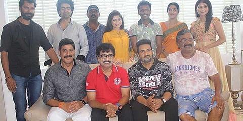 சிவகார்த்திகேயனுக்கு நான் போட்டியா?: சந்தானம் விளக்கம்