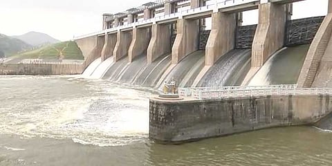 கேஆர்பி அணையின் மதகு சீர்செய்யும் பணி தொடக்கம்