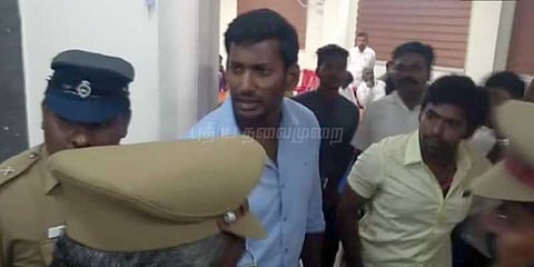 சுயேட்சை வேட்பாளரை வெற்றி பெற வைப்பேன்: விஷால் சூளுரை