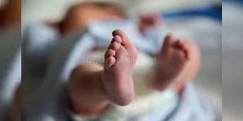 8 மாத குழந்தையை 200 ரூபாய்க்கு விற்ற அவலம்