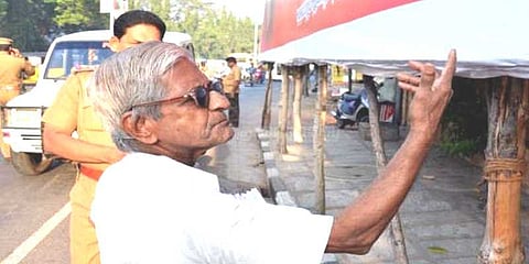 பேனர் வைக்கும் விவகாரம்: வழக்கு தொடர டிராபிக் ராமசாமிக்கு அனுமதி