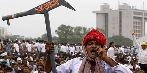 வியாபாரிகள் மட்டுமல்ல விவசாயிகளும் கோபத்தில்... குஜராத் கள நிலவரம்
