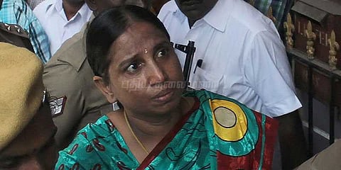 பரோல் வழங்கினால் வெளிநாட்டுக்கு தப்பி செல்ல மாட்டேன் - நளினி மனுத்தாக்கல்