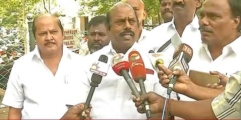 ஆர்.கே.நகரில் ஆளும்கட்சி விதிமீறல்: திமுக புகார்
