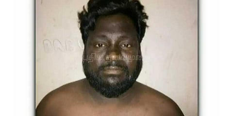 சினிமா பாணியில் ஆயுதங்களுடன் சுற்றிய ரவுடி கும்பல்: வளைத்து பிடித்த போலீஸ்