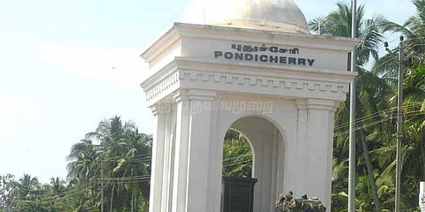 மருத்துவ மாணவர் சேர்க்கை முறைகேடு புகார்: புதுச்சேரியில் சிபிஐ அதிகாரிகள் விசாரணை