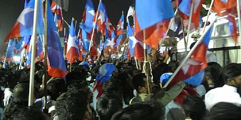 ஹெச்.ராஜா மீது நடவடிக்கை எடுக்க வலியுறுத்தி விசிக தொண்டர்கள் சாலை மறியல்