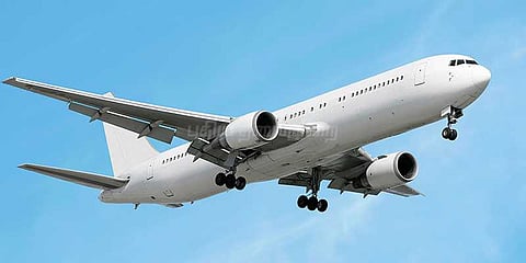 நடுவானில் ’ஒயின்’ பஞ்சாயத்து: அவசரமாக தரையிறங்கியது விமானம்!