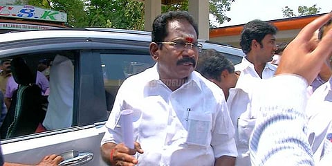ஆர்.கே நகர் விதிமீறல்: செல்லூர் ராஜூ உள்பட 15 பேர் மீது வழக்கு