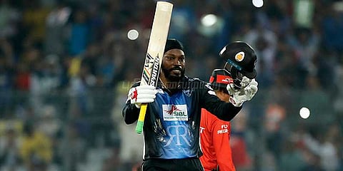 ஆத்தாடி, 18 சிக்ஸ்... கிறிஸ் கெய்ல் சாதனை மேல் சாதனை!