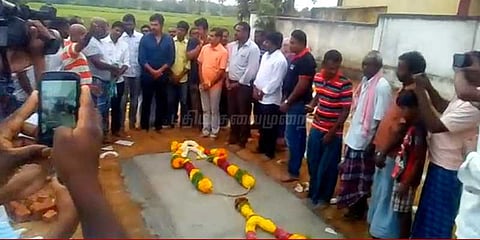 ரியல் தீரனுக்கு அஞ்சலி செலுத்திய நடிகர் கார்த்தி