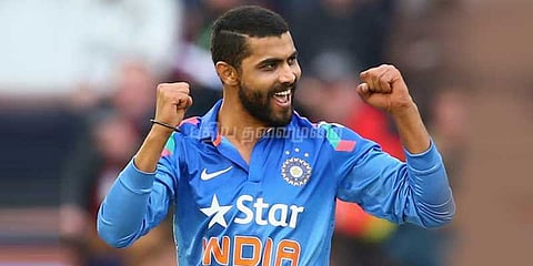 ஒரே ஓவரில் 6 சிக்சர்: அசத்தினார் ஜடேஜா!