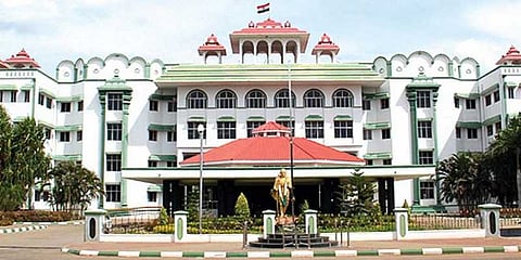 உயர்நீதிமன்ற மதுரைக் கிளையில் தூய்மைப் பணி முகாம் தொடக்கம்