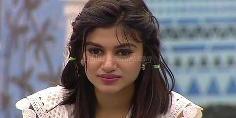 ரசிகர்களின் கேள்விகளுக்கு பதிலளிக்கிறார் ஓவியா