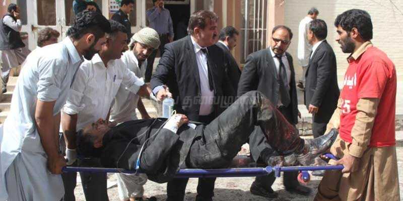 சர்ச் மீது தற்கொலைப்படை தாக்குதல்: 9 பேர் பலி