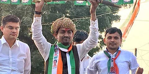 காங். ஆதரவு ஓபிசி தலைவர் அல்பேஸ் தாக்கூர் வெற்றி