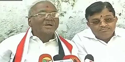 சிகெரெட் வாங்கவே காசு இல்லாத தினகரனுக்கு சொத்து சேர்ந்தது எப்படி?: மதுசூதனன் பேச்சு!