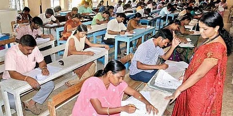 டிஎன்பிஎஸ்சி குரூப் 4 தேர்வுக்கு விண்ணப்பிக்க இன்று கடைசி நாள்