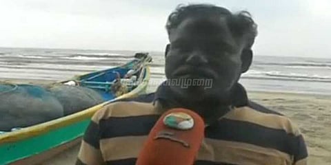 வேதாரண்யத்தில் சீறும் கடல்: சிரமத்தில் மீனவர்கள்