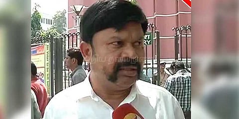 தமிழக மக்கள் கேட்டபோது வீடியோ வெளியிடாதது ஏன்? : அதிமுக நிர்வாகி கே.சி.பழனிசாமி