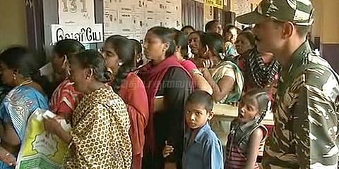 ஆர்.கே.நகரில் வாக்குப்பதிவு நிறைவு: 5 மணிக்கு முன்பு வந்தவர்களுக்கு வாய்ப்பு