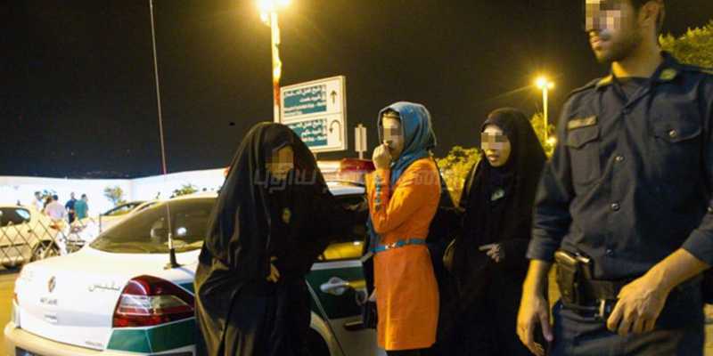 விழாவில் மது, டான்ஸ்: பெண்கள் உட்பட 230 பேர் கைது!