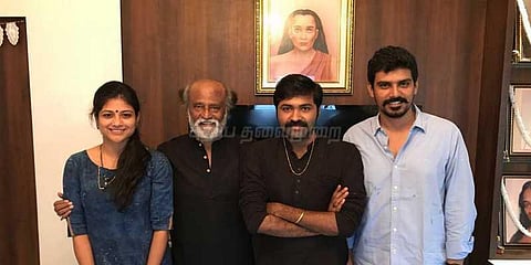 அருவி படத்தால் நெகிழ்ந்த ரஜினி: இயக்குநர், நாயகிக்கு தங்கசெயின் பரிசளித்து கௌரவம்