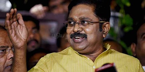 இரட்டை இலையை தோற்கடிக்கும் அதிமுக!