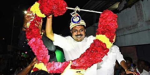 ஜெயலலிதாவை விட அதிக வாக்குகள் வித்தியாசத்தில் டிடிவி தினகரன் வெற்றி