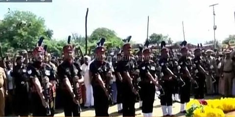 ராணுவ வீரர் மூர்த்தி உடல் 42 குண்டுகள் முழங்க அடக்கம்