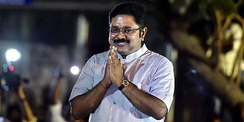 ஆர்.கே.நகர் எம்.எல்.ஏ என்ற லெட்டர்பேடில் தினகரன் கிறிஸ்துமஸ் வாழ்த்து