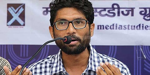 நோட்டாவிடம் தோற்ற மிஸ்டுகால் கட்சி: ஜிக்னேஷின் கிண்டல் ட்வீட்