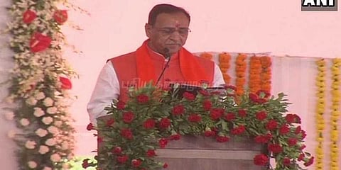 குஜராத்தில் 2வது முறையாக பதவியேற்றார் விஜய் ருபானி