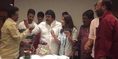 சார்லி சாப்ளின் குழுவுடன் பிறந்த நாள் கொண்டாடிய பிரபு