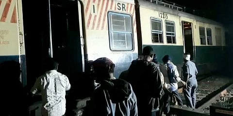 ஆவடி அருகே பயணிகள் ரயில் தடம் புரண்டு விபத்து