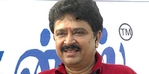 ஆடிட்டர் குருமூர்த்தியை சாடும் எஸ்வி சேகர்!