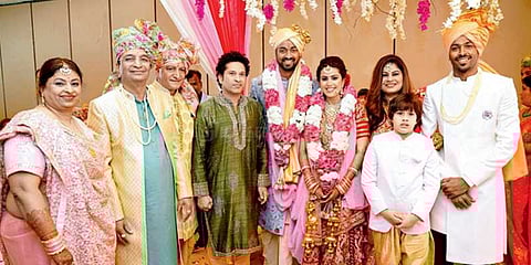 கிரிக்கெட் வீரர் பாண்ட்யா திருமணம்: காதலியை மணந்தார்