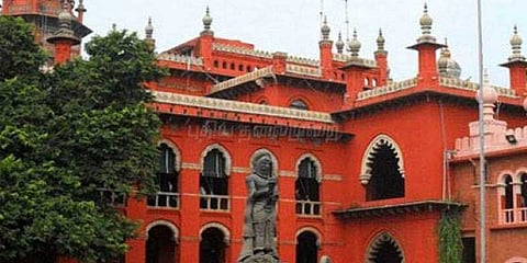 பள்ளிக்கு அருகில் டாஸ்மாக்: மாணவர் நலனை பாதுகாக்க அரசுக்கு நீதிமன்றம் அறிவுறுத்தல்