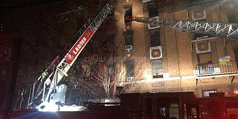 நியூயார்க் அடுக்குமாடி கட்டடத்தில் தீ விபத்து: 12 பேர் பலி