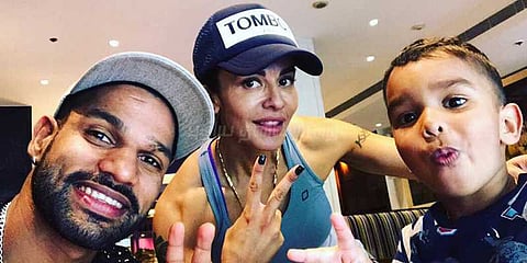 தவான் புகார்: எமிரேட்ஸ் மன்னிப்பு!