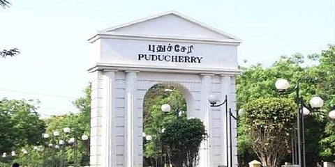 புத்தாண்டை கொண்டாட புதுச்சேரியில் குவியும் சுற்றுலாப் பயணிகள்