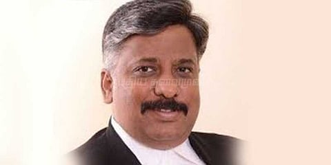 விசாரணை ஆணையத்தில் தினகரன் கொடுத்த பென் ட்ரைவில் இருப்பது இதுதான்!