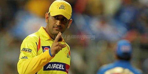 ஐபிஎல் தொடர்: எந்த அணியில் எந்தெந்த வீரர்கள் நீடிக்கிறார்கள்?