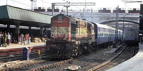 ரயில் டிக்கெட்டுக்கு ஆதார் கட்டாயமில்லை!